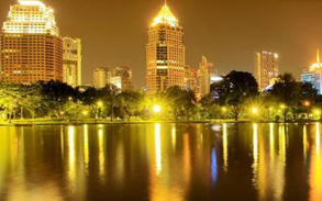 亮化工程灯具改变了城市夜景 亮化工程灯具改变了城市夜景